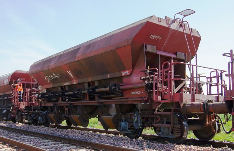 89 87 978 634-2 Uas D12 9 F-SNCFR (2018-04-20 Monbleux) (1).jpg (157.6 Kio) Vu 899 fois 89 87 978 634-2 Uas D12 9 F-SNCFR (2018-04-20 Monbleux) (1).jpg