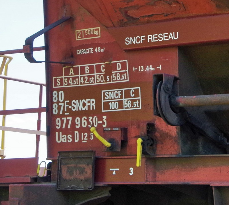 80 87 977 9 630-3 Uas D12 6 F-SNCFR (2018-04-20 Hombleux) (2).jpg (179.67 Kio) Vu 1170 fois 80 87 977 9 630-3 Uas D12 6 F-SNCFR (2018-04-20 Hombleux) (2).jpg