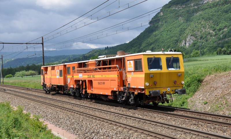 DSC_1259r - 803955 - bourreuse Framafer Colas Rail 108-275 FRP - Béon.jpg