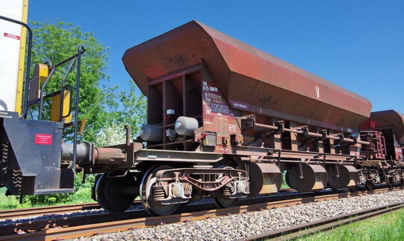 80 87 977 7 732-9 Uas D12 6 F-SNCFR (2018-05-08 PKn°71 à Jussy) (1).jpg (185.14 Kio) Vu 500 fois 80 87 977 7 732-9 Uas D12 6 F-SNCFR (2018-05-08 PKn°71 à Jussy) (1).jpg