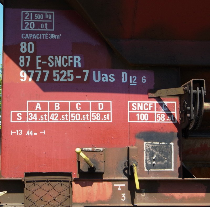 80 87 977 7 525-7 Us D12 6 F-SNCFR (2018-05-08 PKn°71 à Jussy) (2).jpg (204.81 Kio) Vu 779 fois 80 87 977 7 525-7 Us D12 6 F-SNCFR (2018-05-08 PKn°71 à Jussy) (2).jpg