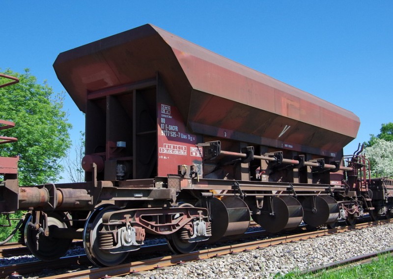 80 87 977 7 525-7 Us D12 6 F-SNCFR (2018-05-08 PKn°71 à Jussy) (1).jpg (195.73 Kio) Vu 779 fois 80 87 977 7 525-7 Us D12 6 F-SNCFR (2018-05-08 PKn°71 à Jussy) (1).jpg