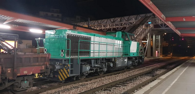 G 1206 BB 100 1144 (2018-08-28 gare de Chambéry) (1).jpg (127.71 Kio) Vu 7087 fois G 1206 BB 100 1144 (2018-08-28 gare de Chambéry) (1).jpg