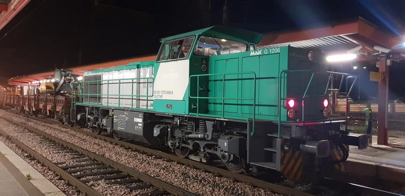 G 1206 BB 100 1144 (2018-08-28 gare de Chambéry) (2).jpg (127.18 Kio) Vu 4889 fois G 1206 BB 100 1144 (2018-08-28 gare de Chambéry) (2).jpg