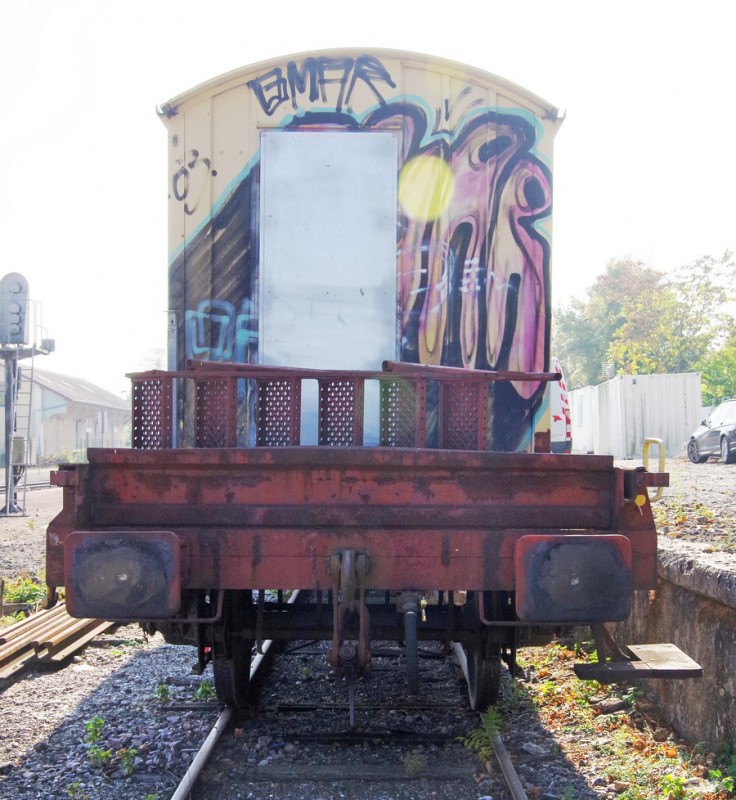 40 87 954 4 955-7 Us K55 5 F-SNCFR MN (2018-10-10 gare de Guignicourt) (7).jpg