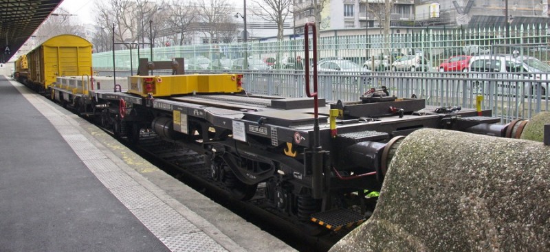 Grue Kirow (2015-03-21 gare de Paris Est) (1).jpg (164.61 Kio) Vu 10950 fois Grue Kirow (2015-03-21 gare de Paris Est) (1).jpg
