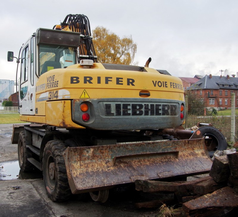 Liebherr 314 (2018-11-19 Eppevile) (8).jpg