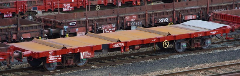 80 87 977 1 620-2 Uas S04 6 F-SNCFR (2019-03-02 Tergnier) (1).jpg