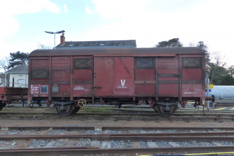 40 87 959 3 788-2 Us G98 2 F-SNCFR (2019-03-11 gare de Joué-les-Tours) (5).jpg