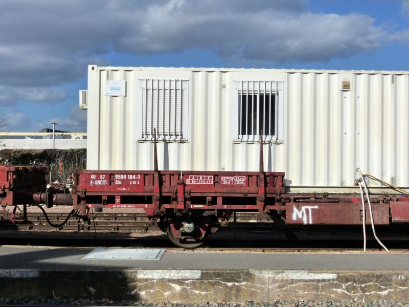 40 87 959 4 104-1 Us K55 2 F-SNCFR (2019-03-11 gare de Joué-les-Tours) (2).jpg