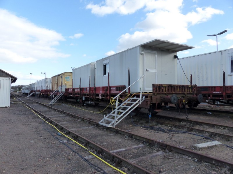 40 87 954 3 105-0 Us K54 2 F-SNCFR (2019-03-11 gare de Joué-les-Tours) (1).jpg