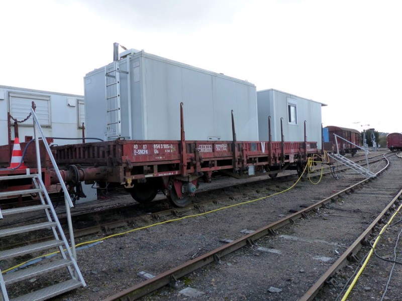 40 87 954 3 105-0 Us K54 2 F-SNCFR (2019-03-11 gare de Joué-les-Tours) (6).jpg