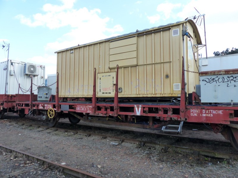 40 87 954 3 302-3 Us K54 6 SNCF-LM (2019-03-11 gare de Joué-les-Tours) (3).jpg