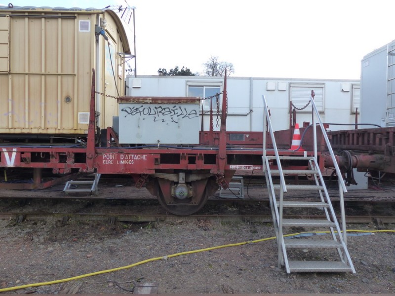 40 87 954 3 302-3 Us K54 6 SNCF-LM (2019-03-11 gare de Joué-les-Tours) (2).jpg
