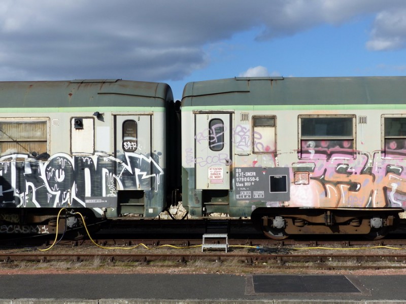 80 87 979 0 650-6 Uas H55 0 F-SNCFR (2019-03-11 gare de Joué-les-Tours) (3).jpg (191.75 Kio) Vu 7435 fois 80 87 979 0 650-6 Uas H55 0 F-SNCFR (2019-03-11 gare de Joué-les-Tours) (3).jpg