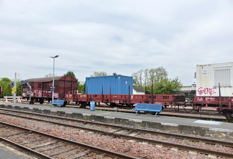 40 87 959 4 426-8 Us K55 1 F-SNCFR (2019-04-21 (5) gare de Joué les Tours PK 241,192).jpg