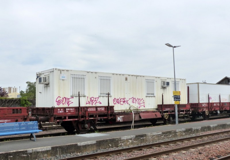 40 87 959 4 104-1 Us K55 2 F-SNCFR (2019-04-21 (6) gare de Joué les Tours PK 241,192).jpg