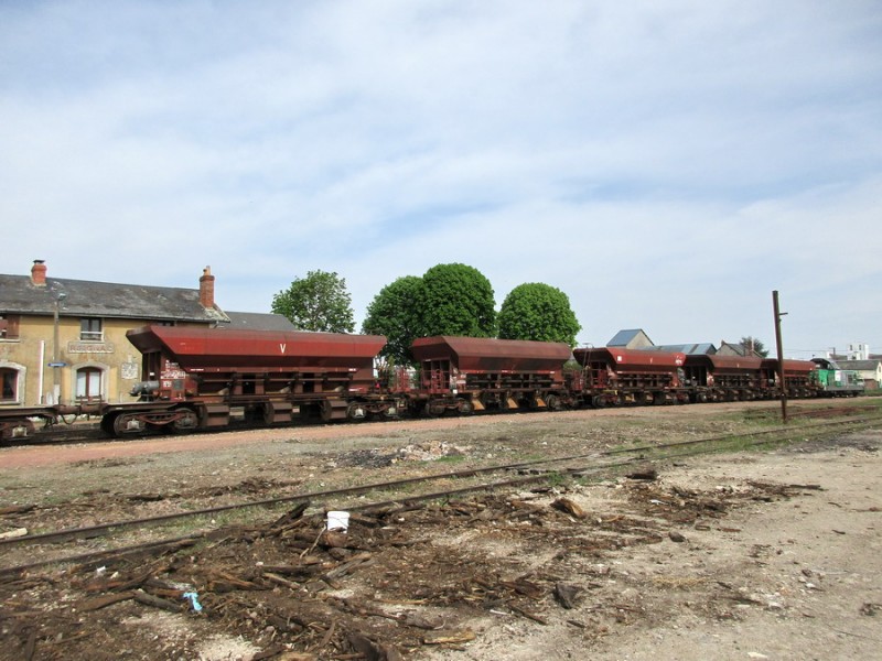 (41) demie rame TTX ballast BB 469409 INFRA Dijon Perrigny + 5 trémies Uas.jpg (217.83 Kio) Vu 9522 fois (41) demie rame TTX ballast BB 469409 INFRA Dijon Perrigny + 5 trémies Uas.jpg
