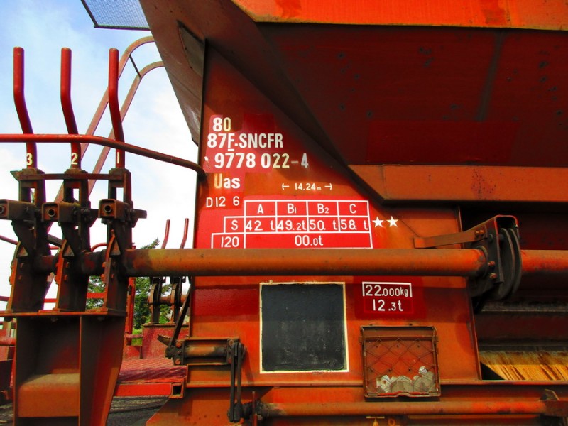 (70)  Détail Trémie Uas 80 87 F-SNCFR 977 8 022 -4.jpg