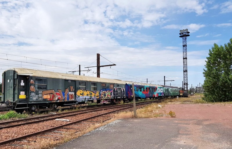 80 87 979 3 408-0 Uas H54 6 SNCF-TR (2019-07-03 SPDC) (1).jpg (192.93 Kio) Vu 10987 fois 80 87 979 3 408-0 Uas H54 6 SNCF-TR (2019-07-03 SPDC) (1).jpg