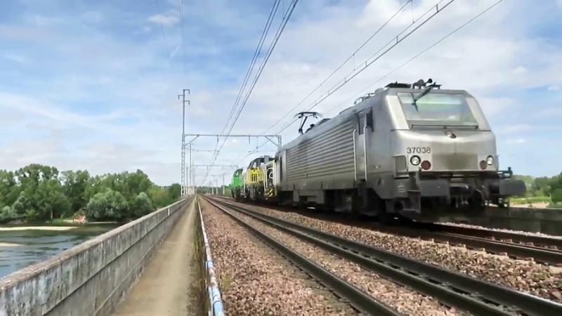 DE 18 5502268 (2019-08-05 Pont de Montlouis) + 37038 + DE 18 (1).png (665.28 Kio) Vu 5425 fois DE 18 5502268 (2019-08-05 Pont de Montlouis) + 37038 + DE 18 (1).png