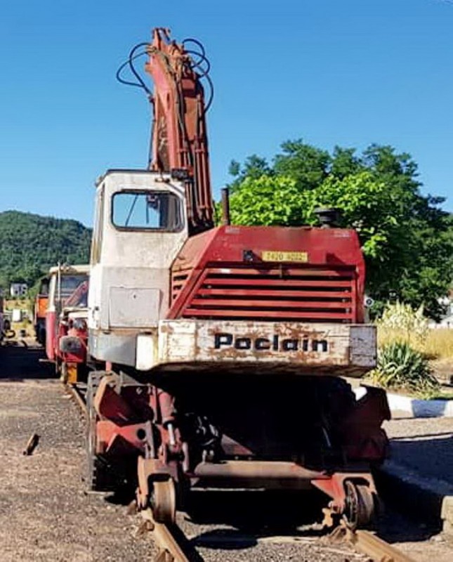 Pelle RR Poclain (2019-07-00 Bort-les-Orques)(1).jpg