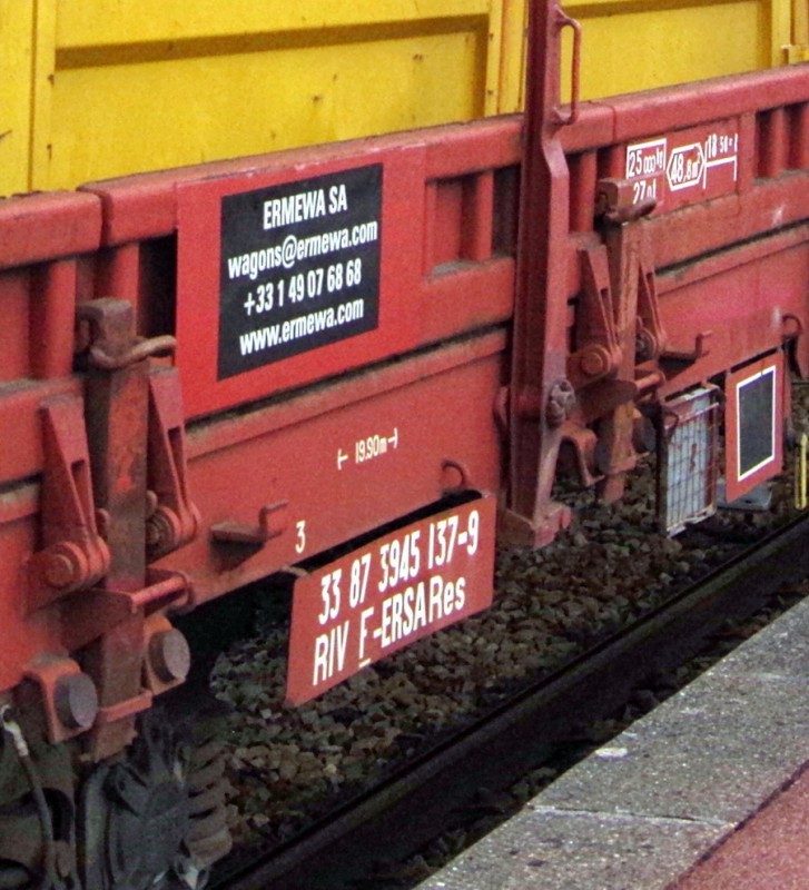 33 87 3945 137-9 Res RIV F-ERSA (2019-08-12 gare d'Abancourt) (2).jpg
