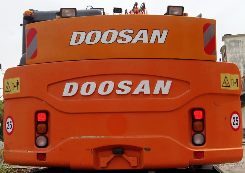 DOOSAN DX160W RW (2019-08-27 Poix de Picardie) Delcourt Rail D6 (2).jpg