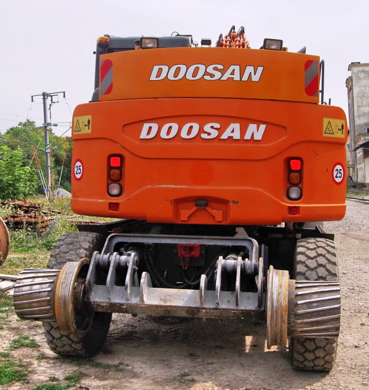 DOOSAN DX160W RW (2019-08-27 Poix de Picardie) Delcourt Rail D6 (1).jpg