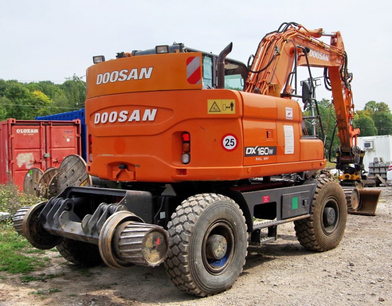 DOOSAN DX160W RW (2019-08-27 Poix de Picardie) Delcourt Rail D6 (4).jpg