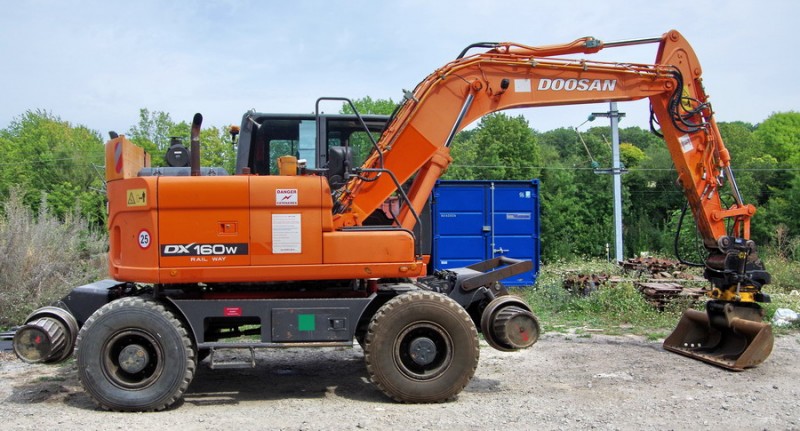 DOOSAN DX160W RW (2019-08-27 Poix de Picardie) Delcourt Rail D6 (5).jpg