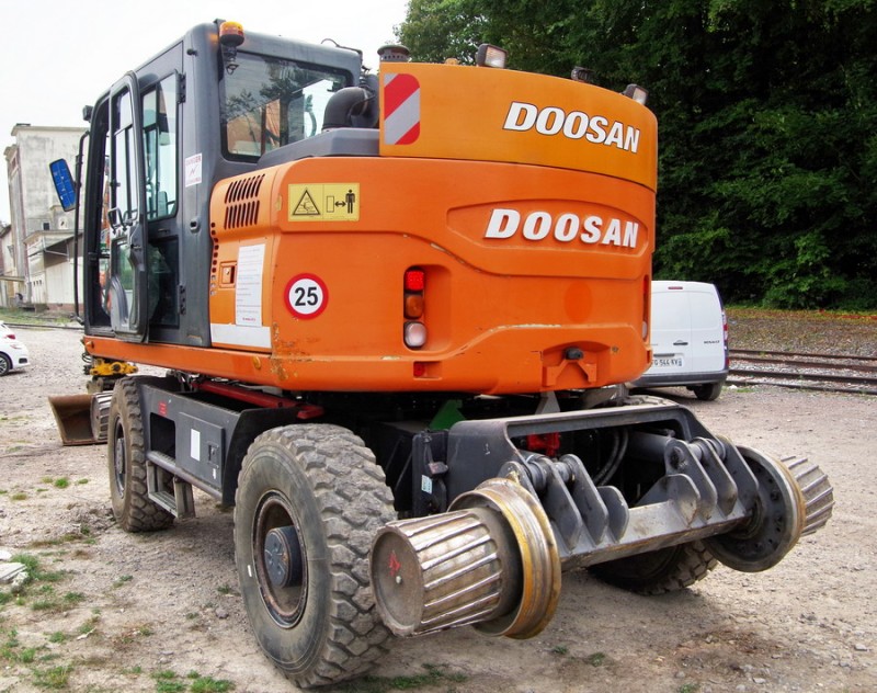 DOOSAN DX160W RW (2019-08-27 Poix de Picardie) Delcourt Rail D6 (24).jpg