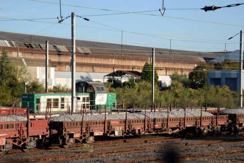 80 87 977 3 616-8 Uas R39 6 F-SNCFR (2019-09-20 Douai) + 66207.jpg