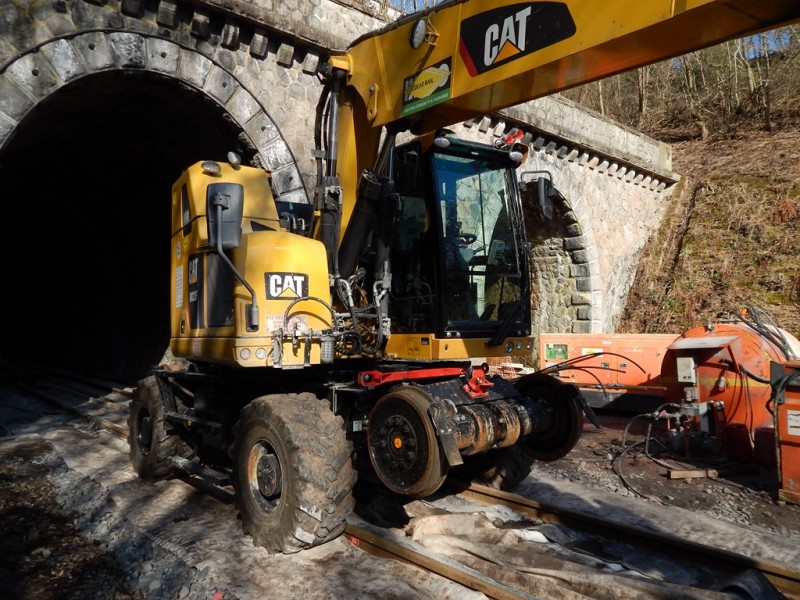 CAT M323F - TRH300220 - COLAS RAIL (27) (Copier).JPG