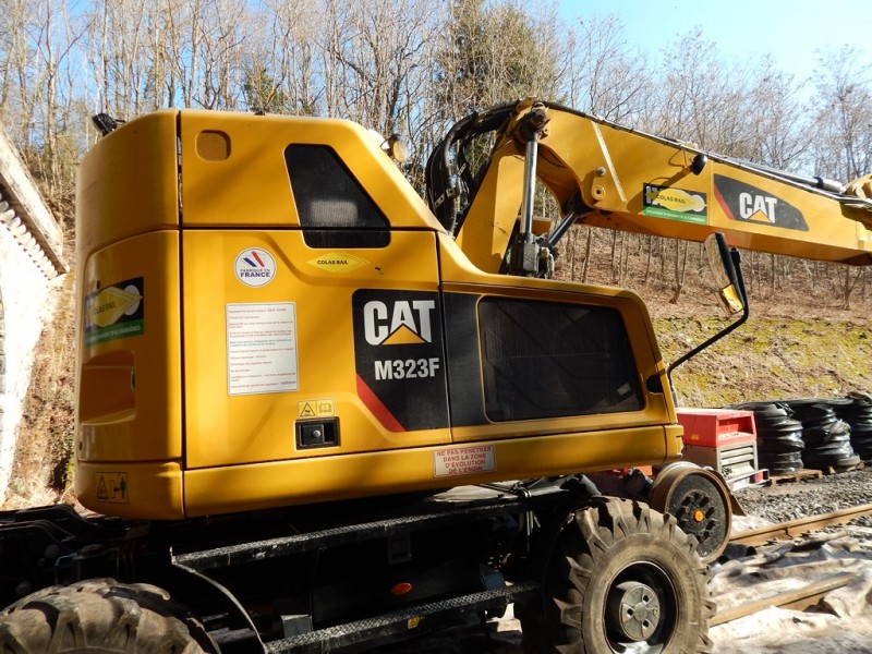 CAT M323F - TRH300220 - COLAS RAIL (19) (Copier).JPG
