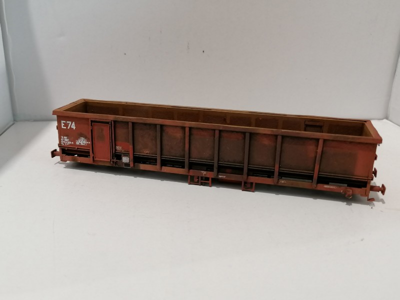 Patine wagon E74 20.jpg