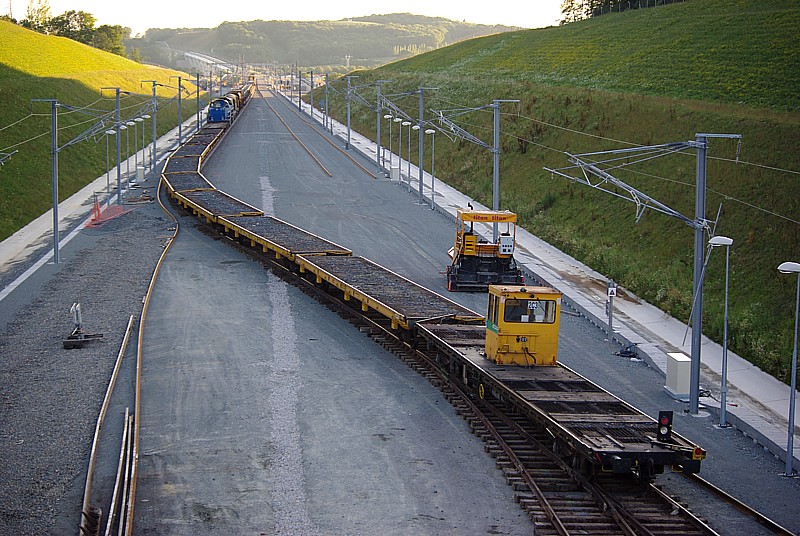 20100727ma-20h17lgv-rr-gare-tgv-moval-train-travaux-vers-villersexel-bb-vossloh-g1206-736+733+wagons+cc58018tso+cc58039etf+g1206-1545+1544+wagons-vt-imgp1472retouche800.jpg