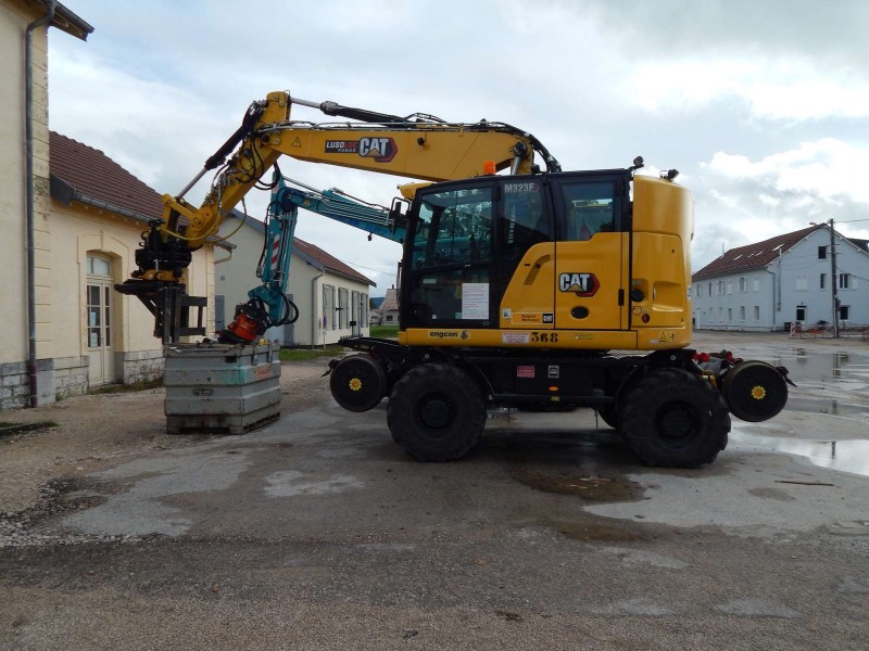 _copie-0_CAT M323F - CATM323FLRH600222 - LUSOLOC (10).jpg