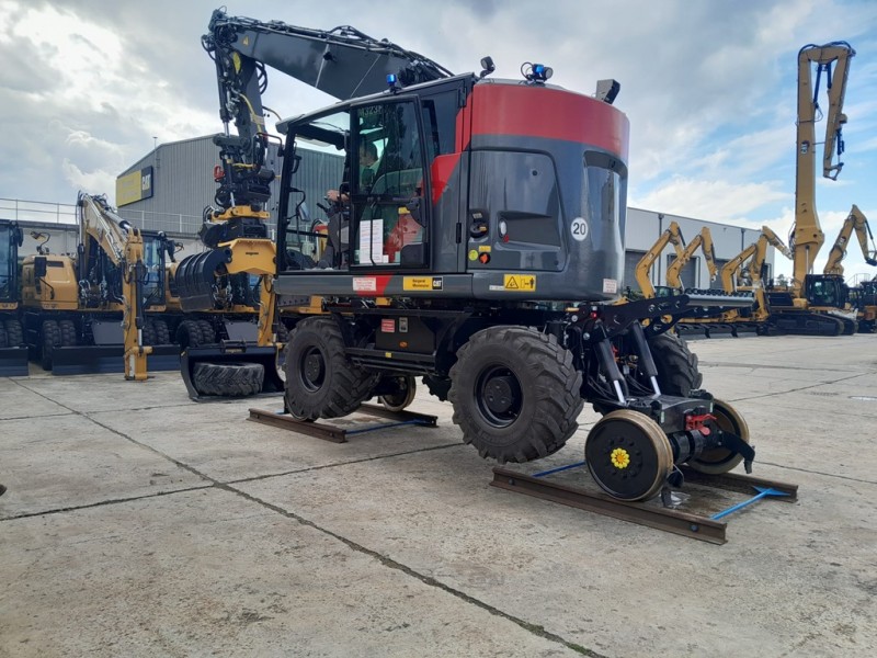 CAT M323F - Non identifiée - DVF 1.jpg