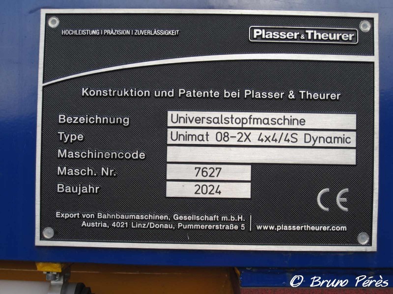108-2X 4x4-4S Dynamic - 99 87 9 123 005-0 - TSO (3) (light).JPG