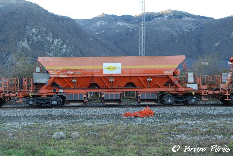 Fanps - 33 87 677 1 474-8 - Colas Rail (1) (light).JPG