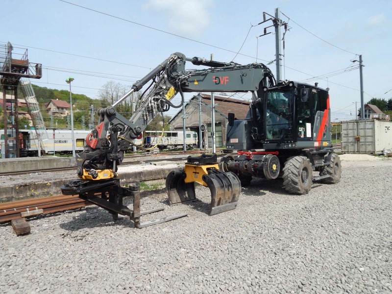 _copie-0_CAT M323F - RH600239 - DVF - CAT 1 (1).jpg