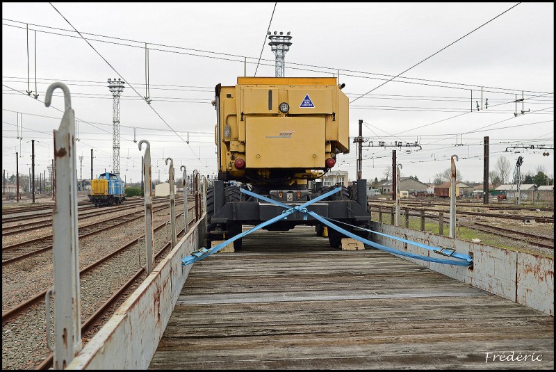 80 87 979 4 151-1 Uas R54-6 Coutras06 050113.jpg