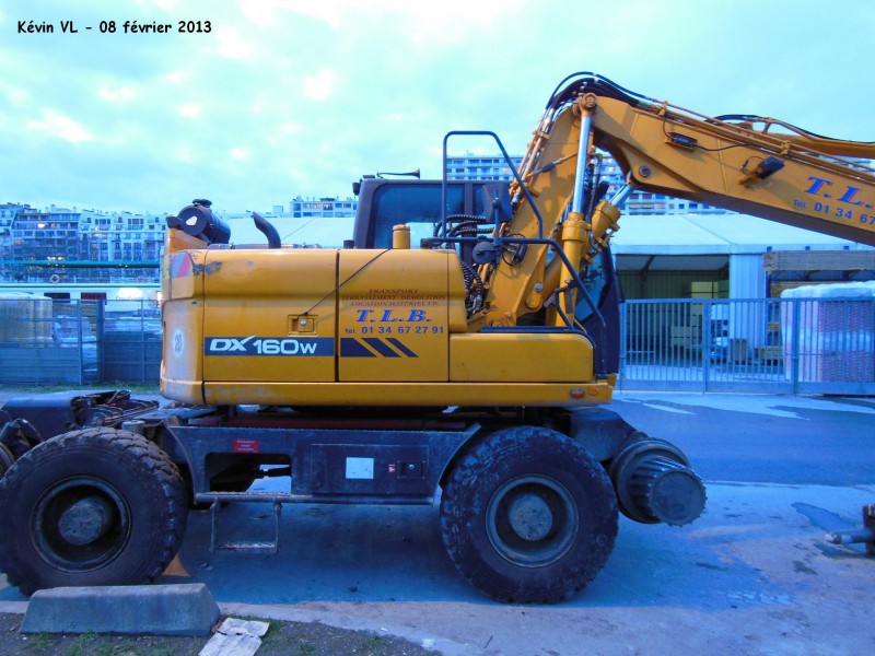 Doosan DX160w TLB droite.JPG