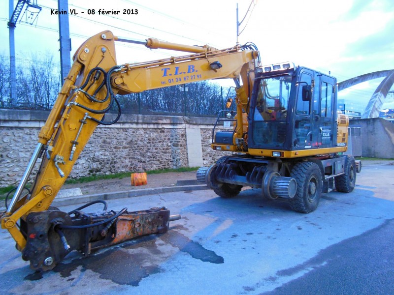 Doosan DX160w TLB gauche.JPG