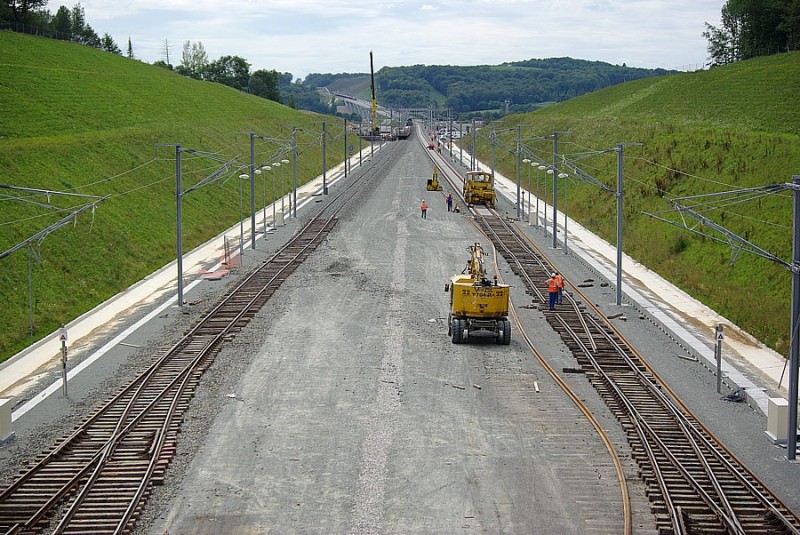 20100811me-lgv-rr-gare-bft+mbd-cote-viaduc-savoureuse-vt-imgp3836retouche900.jpg