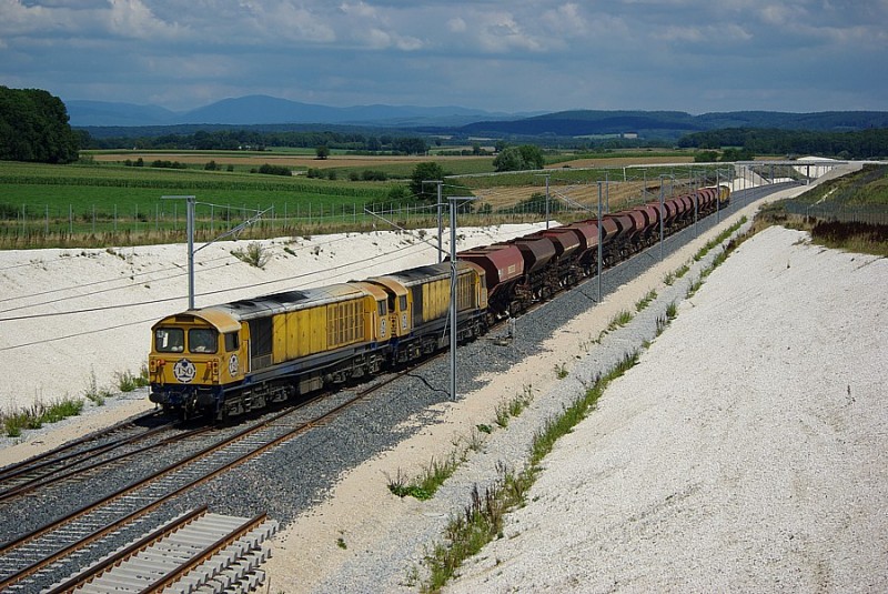 20100806ve-lgv-rr-vers-villersexel-2um2class58-cc58000encadrant-tremies-vides+ligne-bleue-vosges-vt-imgp2780retouche900.jpg