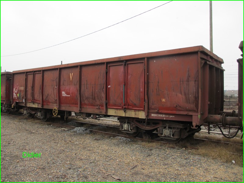 9776470-7.jpg