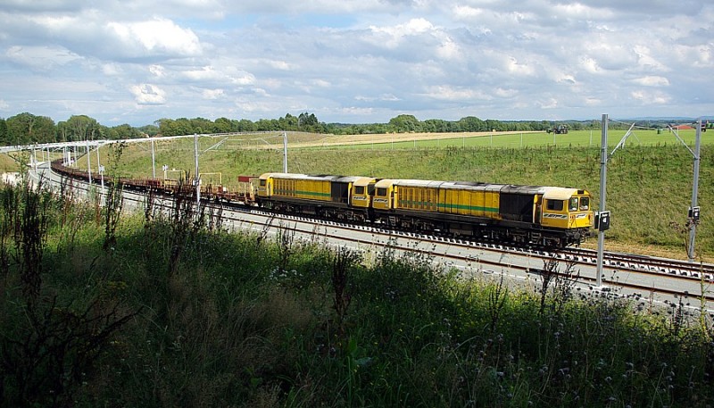 20100812je-lgv-rr-novillard-train-lrs-vers-villersexel-class58-cc58013+cc58036etf+plats-v-vides+wag-positionneur+cc58034tso-vt-imgp3939retoucheauto-recadre900.jpg