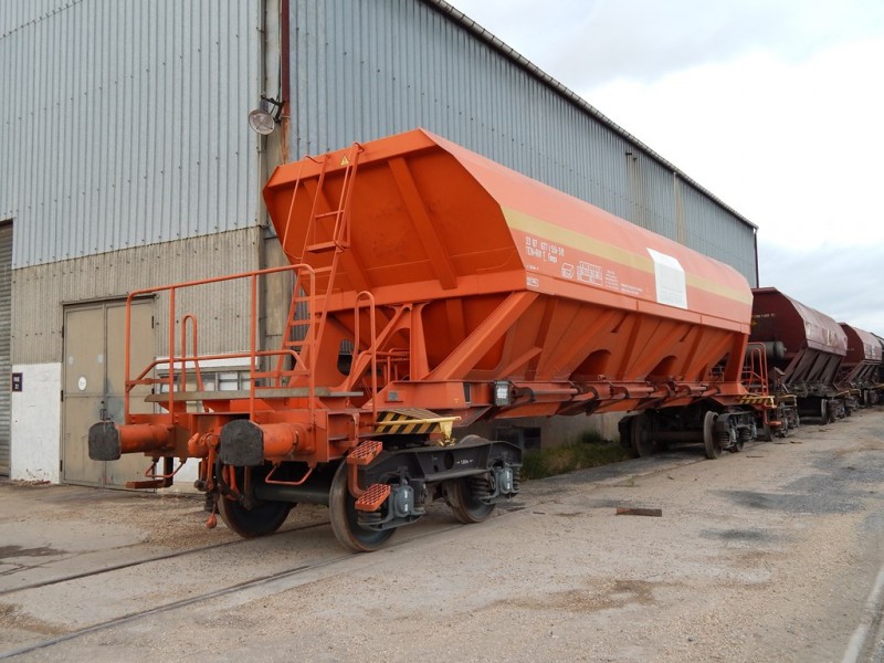 33 87 677 1 551 3 Fanps - COLAS RAIL (1) (Copier).JPG